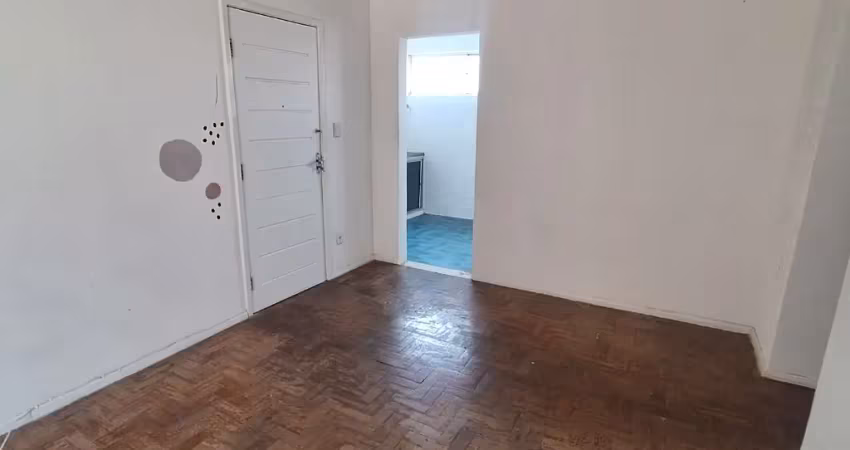 Aluga se apartamento espaçoso no condomínio dr. horácio costa