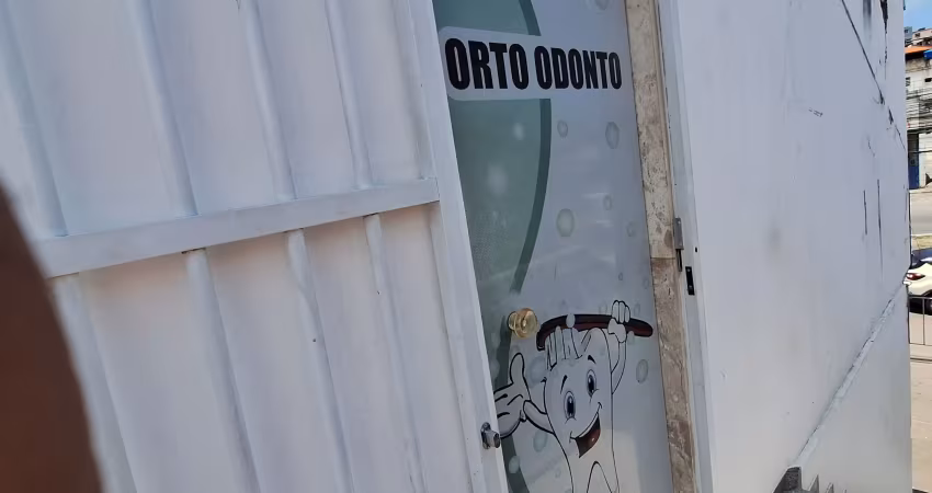Vende-se ponto comercial/consultório.o ponto pode ser adaptado pra: consultório, escola e salão de beleza  .