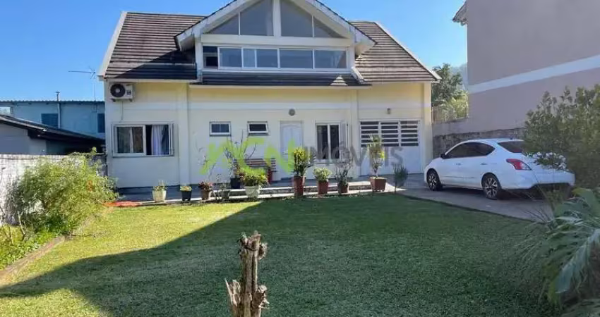 Casa com 04 dormitórios sendo uma suíte no bairro floresta em estância velha!!