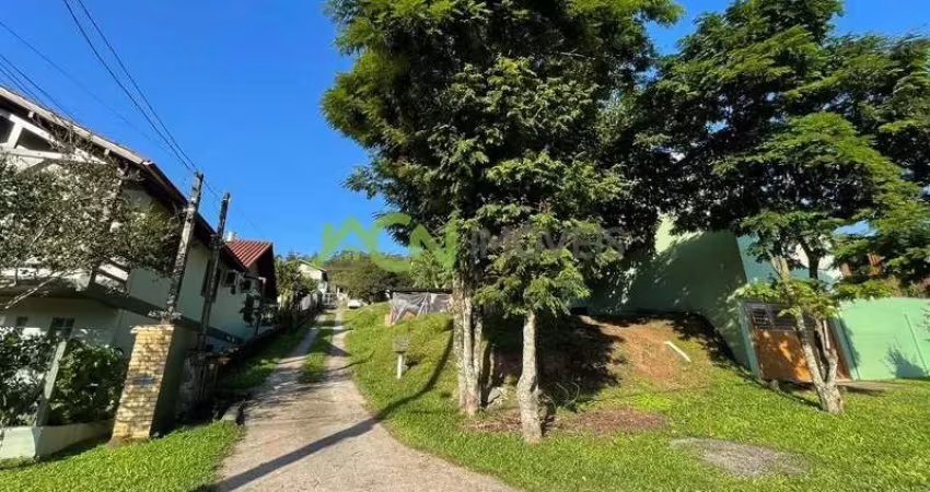 Área com 1.208,93m² composta com 2 (duas) casas, no bairro Floresta, em Estância Velha