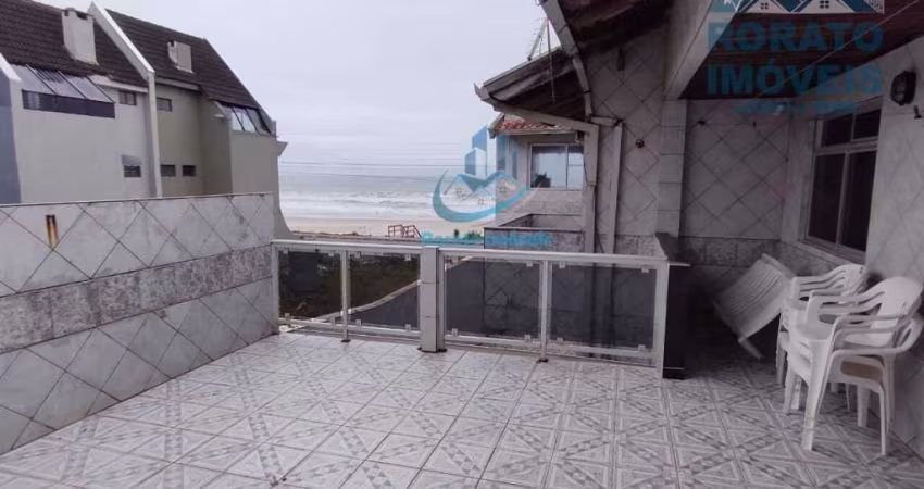 Sobrado com varanda Vista Mar
