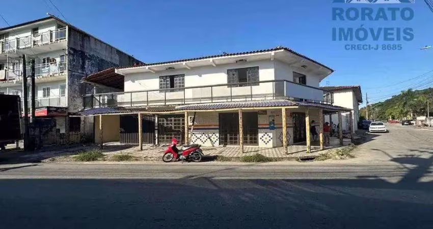 Prédio com Ponto Comercial e Apartamento em  Matinhos