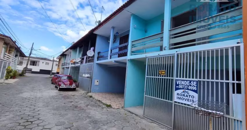 Casa com 3 quartos à venda no Bom Retiro, Matinhos 