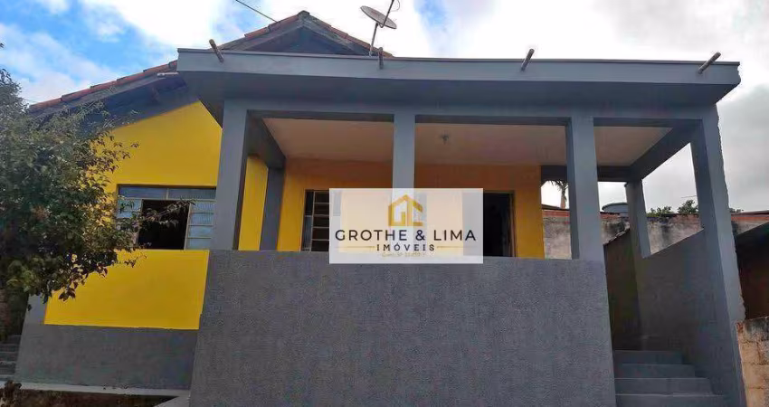 Casa à venda 3 dormitórios, 250m² de terreno e 100m² de área construída