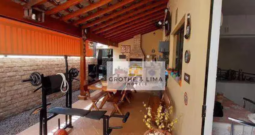 Casa com 3 dormitórios à venda, 315 m² por R$ 1.100.000,00 - Vila Zezé - Jacareí/SP