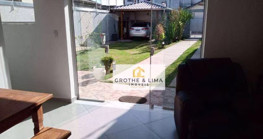 Sobrado com 3 dormitórios à venda, 190 m² por R$ 954.000,00 - Centro - Caraguatatuba/SP