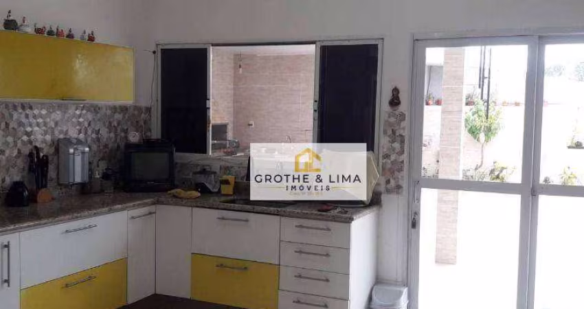 Casa  terrea com 3 dormitórios piscina e churrasqueira  à venda, 172 m² R$1.100.000,00- Condomínio Residencial Mantiqueira - São José dos Campos/SP
