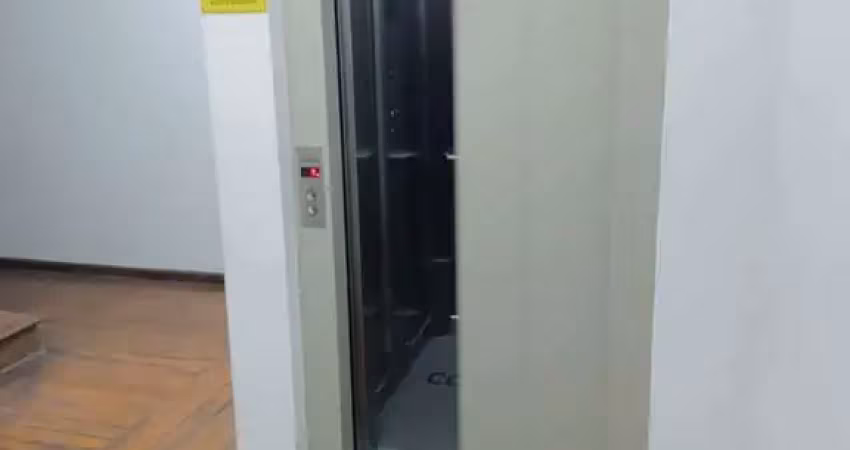 Sala comercial para alugar na Rua Roberto Simonsen, 94, Sé, São Paulo
