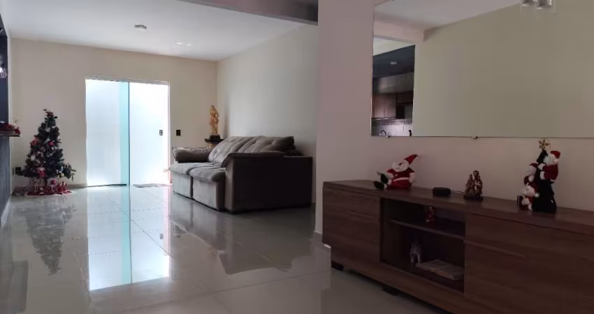 Casa com 3 quartos à venda no Madri, Palhoça 