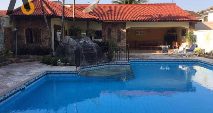 Vendo belíssima mansão, com 690 metros quadrados, no condomínio passaredo, na taquara