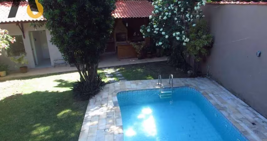 VENDO EXCELENTE CASA 350 M² COM PISCINA, NO PECHINCHA