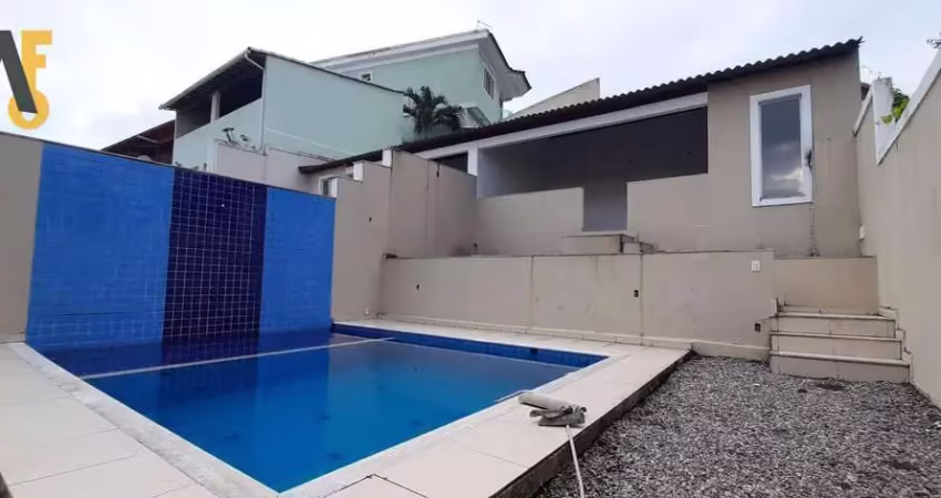 Casa com 4 dormitórios à venda, 316 m² por R$ 1.245.000,00 - Freguesia de Jacarepaguá - Rio de Janeiro/RJ