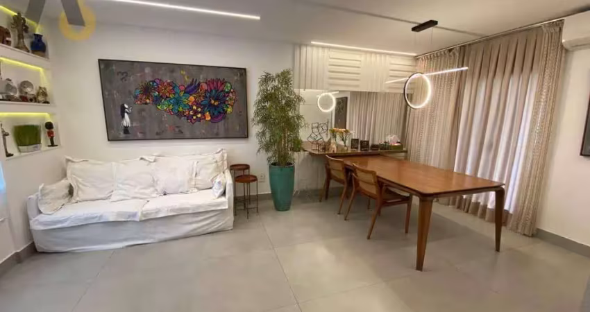 Luxuosa cas em condominio fechado. 4 quartos, uma suíte, vista livre.