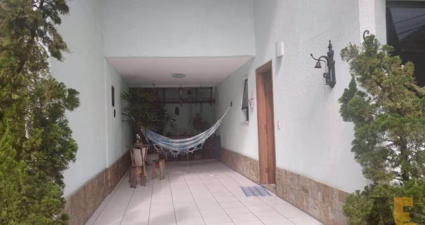 CASA 5 QUARTOS-1 SUITE  141m2 TAQUARA 3 banheiros e 2 vagas