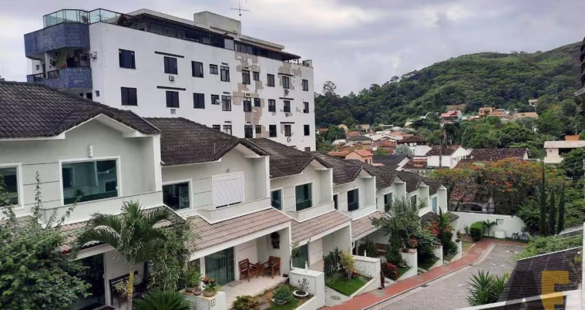Belíssima Casa – Condomínio Fechado – Área Nobre – Freguesia – 3 suítes - Piscina