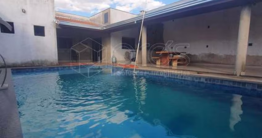 Comercial - Aroeira