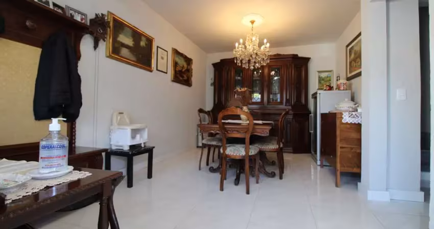 Casa com 3 quartos à venda na Rua Santa Mônica, Capão Raso, Curitiba