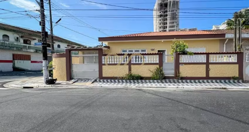 Casa geminada no canto do forte para venda ou locação
