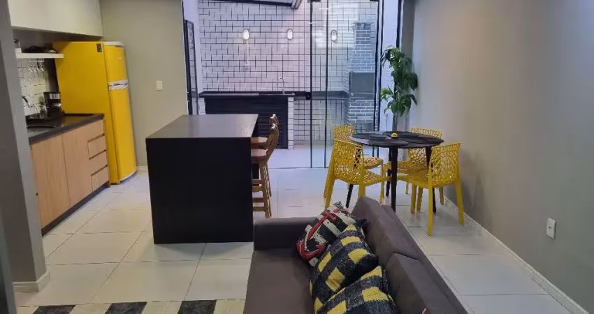 Lindo sobrado a 700 metros da praia central de balneário camboriú,