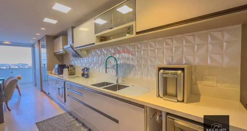 Apartamento semimobiliado, 3 dormitórios e amplo terraço com ofurô