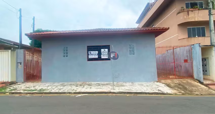 Casa com amplo lote para para Venda!