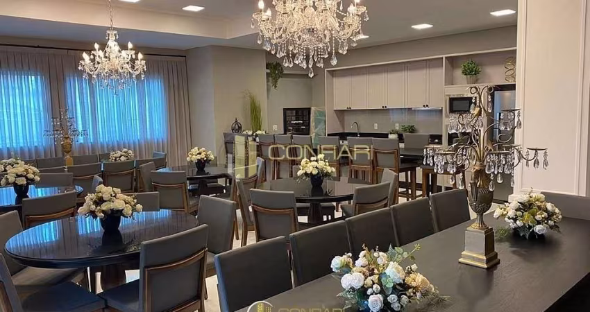 Apartamento com sacada vista mar