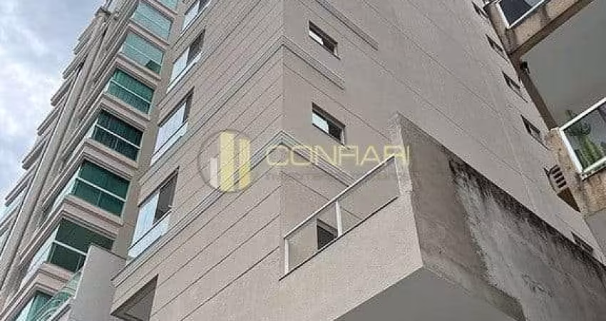 Apto 03 Dorm e 02 Vagas, quadra mar!