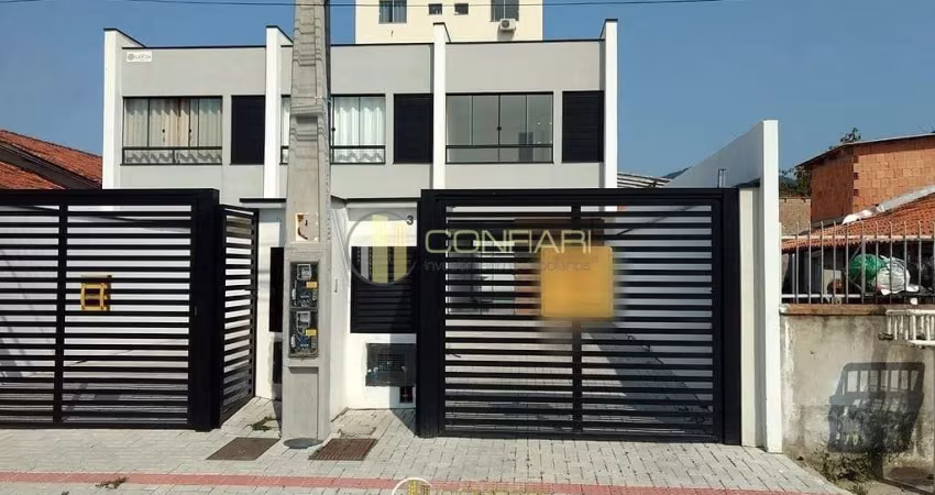 Sobrado 02 Dormitórios e 02 Vagas em Porto Belo!