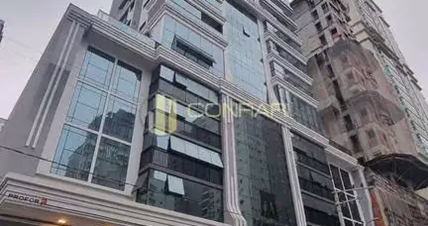 Apartamento com 3 quartos à venda na Rua 236, 400, Meia Praia, Itapema