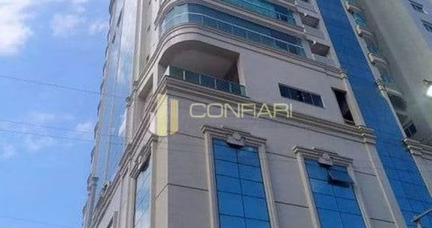 Apartamento 3 Suítes e 03 Vagas no Centro