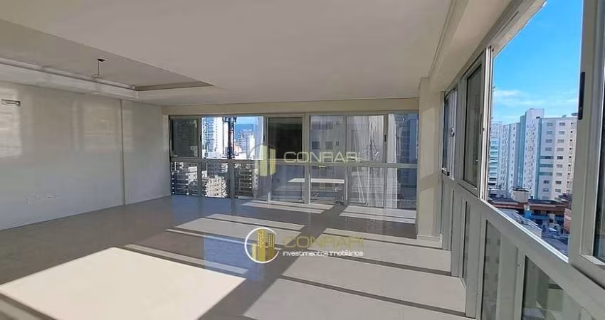 4 Suítes com living integrado