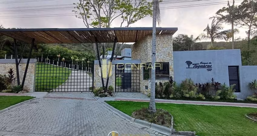 Sobrado de alto padrão com piscina