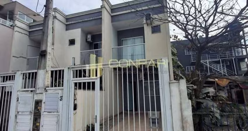 SOBRADO MOBILIADO PARA LOCAÇÃO ANUAL
