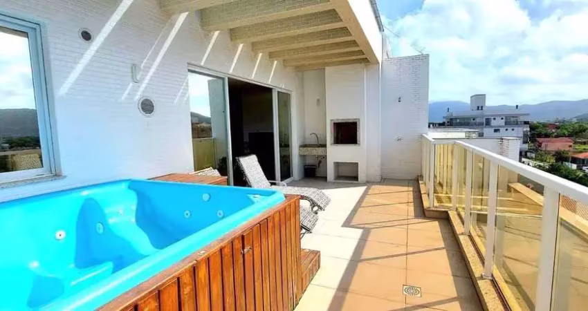 Cobertura duplex com jacuzzi a menos de 200 mts do mar em canto grande!