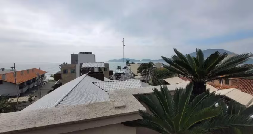 Cobertura duplex com 3 dormitórios a poucos passos da praia de bombinhas