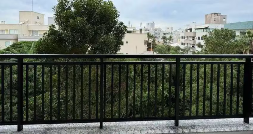 Apartamento com 3 dormitórios sendo 2 suítes a 80m da praia de mariscal