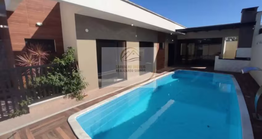 LINDA CASA ISOLADA SEMI NOVA COM PISCINA GRANDE PRÓXIMO AO MAR PARA VENDA EM ITANHAÉM!