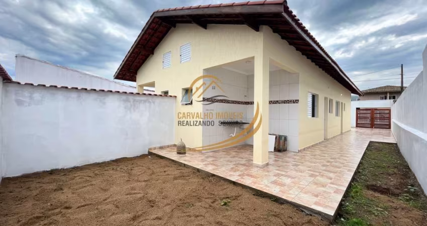 CASA LADO PISTA COM ESPAÇO PARA FAZER PISCINA, COM TERRENO GRANDE EM ITANHAÉM!!