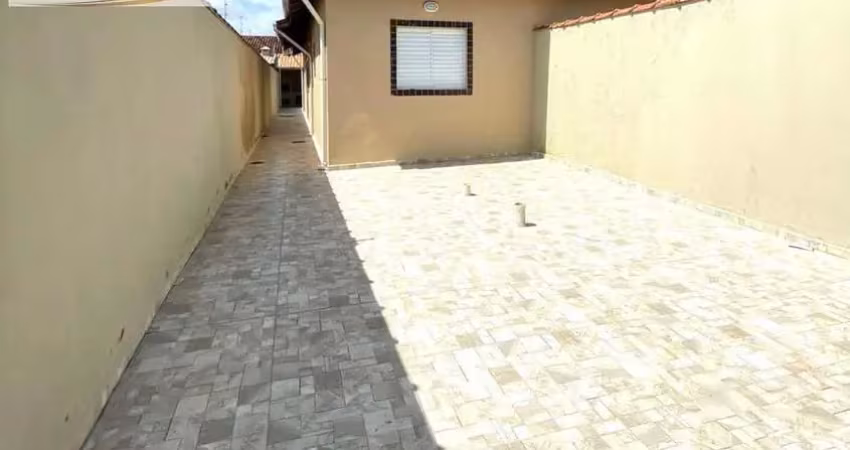 Casa com piscina e churrasqueira para venda em itanhaém!!