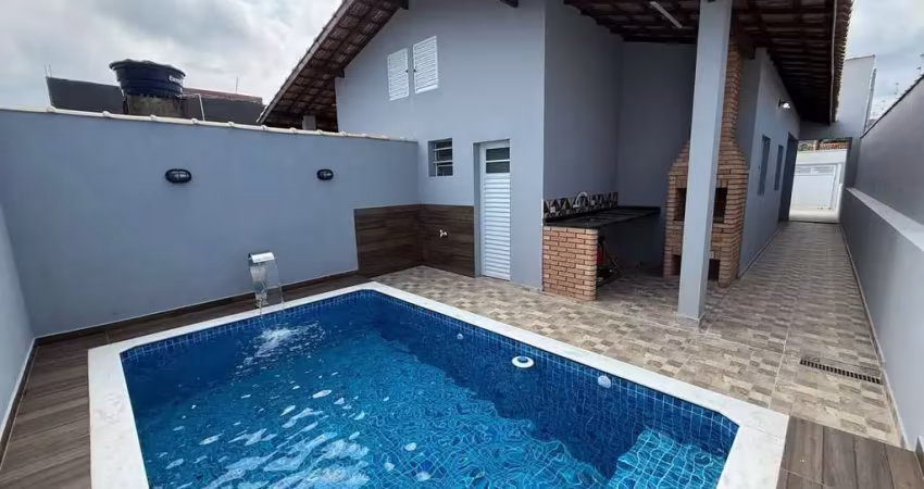 Maravilhosa casa com piscina grande e churrasqueira em itanhaém!!