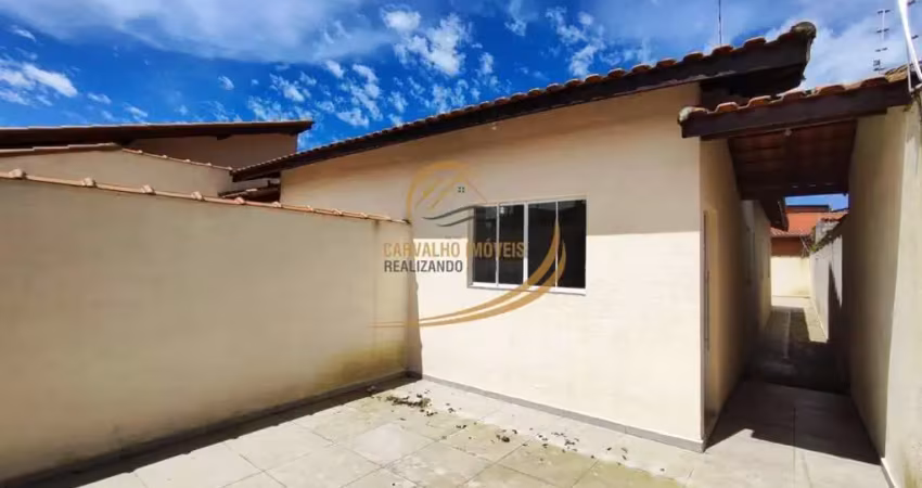 Casa geminada em bairro residencial para venda em itanhaém!