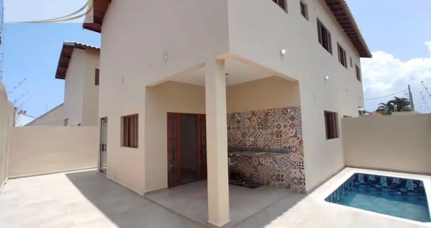 Sobrados em condomínio com piscina individual próximo ao mar para venda em itanhaém!!