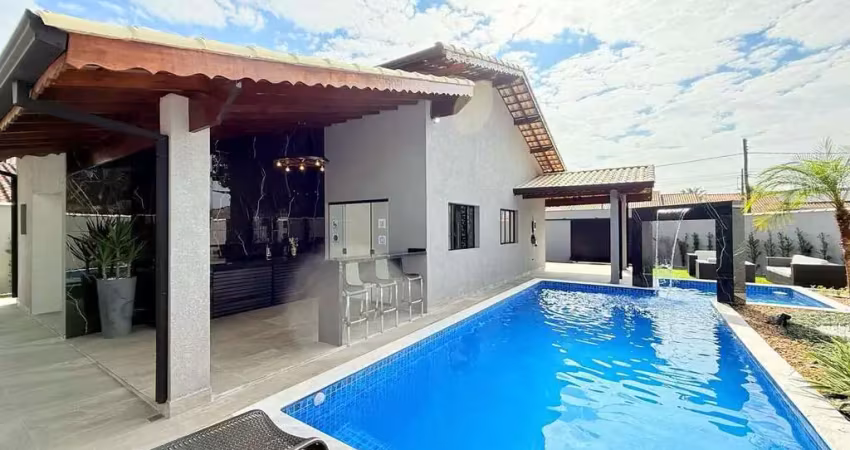 Se impressione com essa maravilhosa casa com energia solar e integrada com alexa 250mts do mar!!