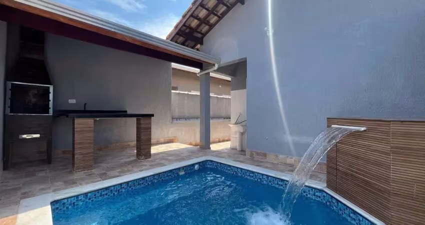 Casa geminada lado pista 1600mts do mar com piscina para venda em itanhaém!!