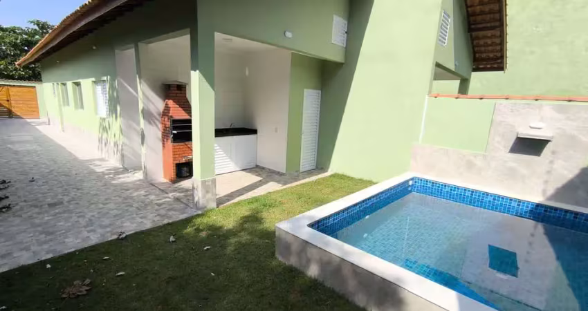 Casa com piscina lado praia 1500mts do mar para venda em itanhaém!!