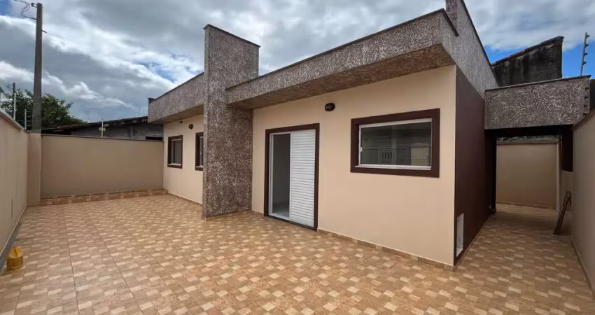 Casa isolada em um dos melhores bairros de itanhaém apenas 2km do centro!!