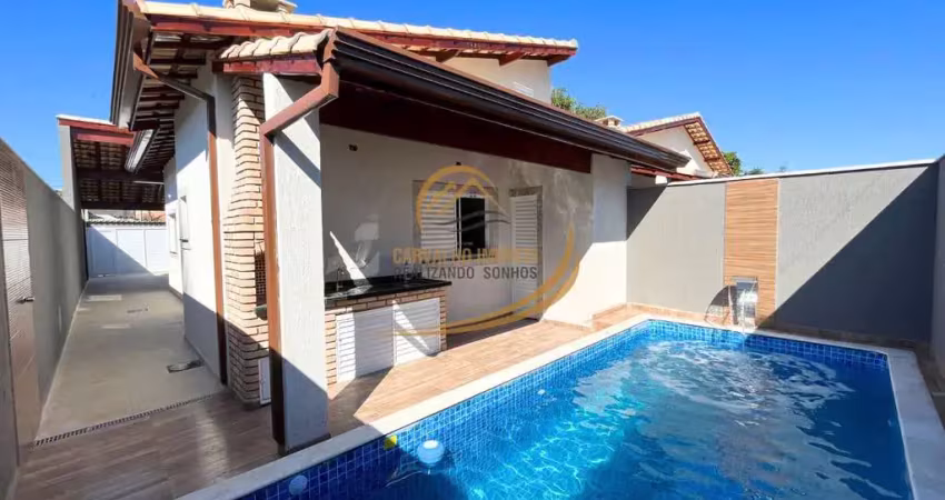 Se encante com essa casa 03 dorm próximo ao mar com piscina e churrasqueira em itanhaém!!