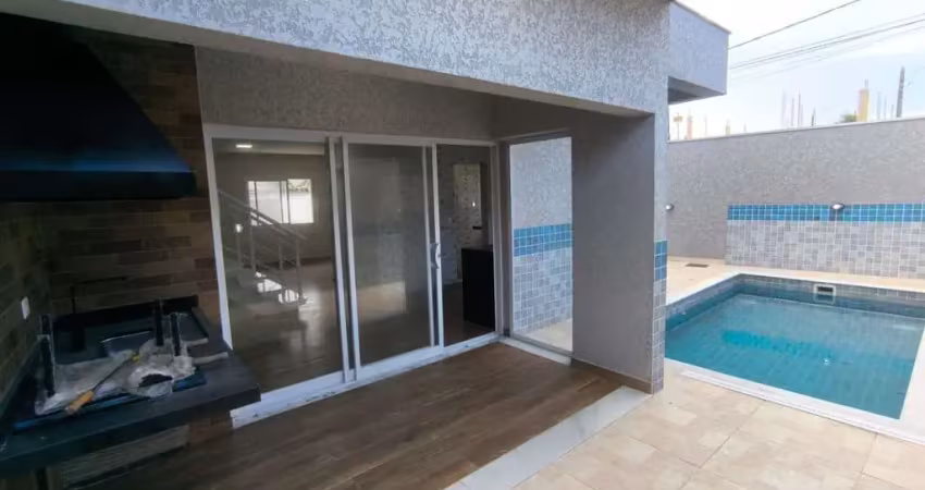 Sobrados apenas 100 metros do mar com piscina em itanhaém!!