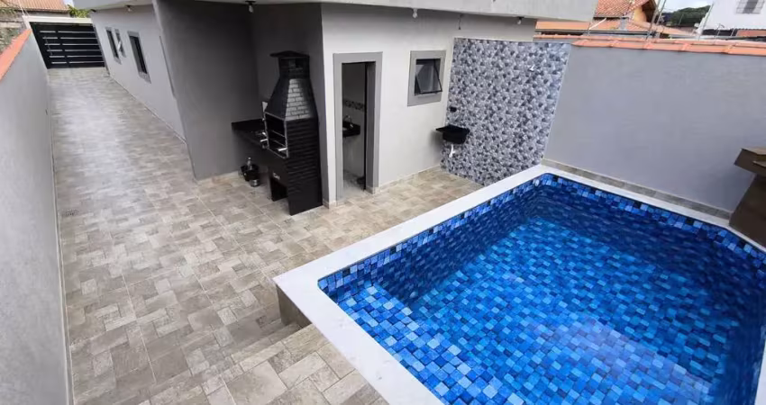 Casa lado praia com piscina e churrasqueira para venda em itanhaém!