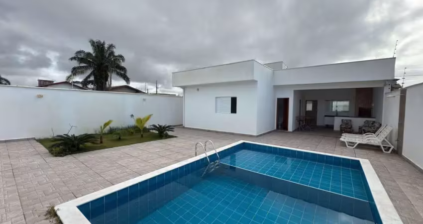 Oportunidade imperdivel em fase de obras!! casa isolada 1000mts do mar com piscina e churrasqueira!!
